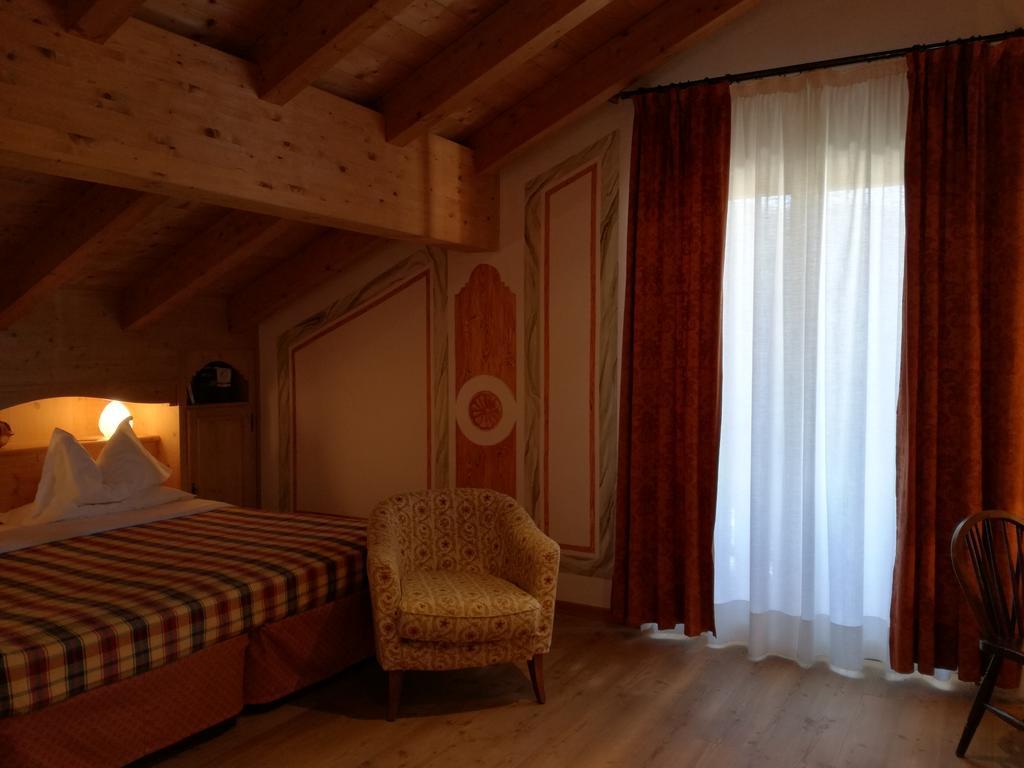 Hotel Ca' Del Bosco เซลวา ดิ กาโดเร ภายนอก รูปภาพ