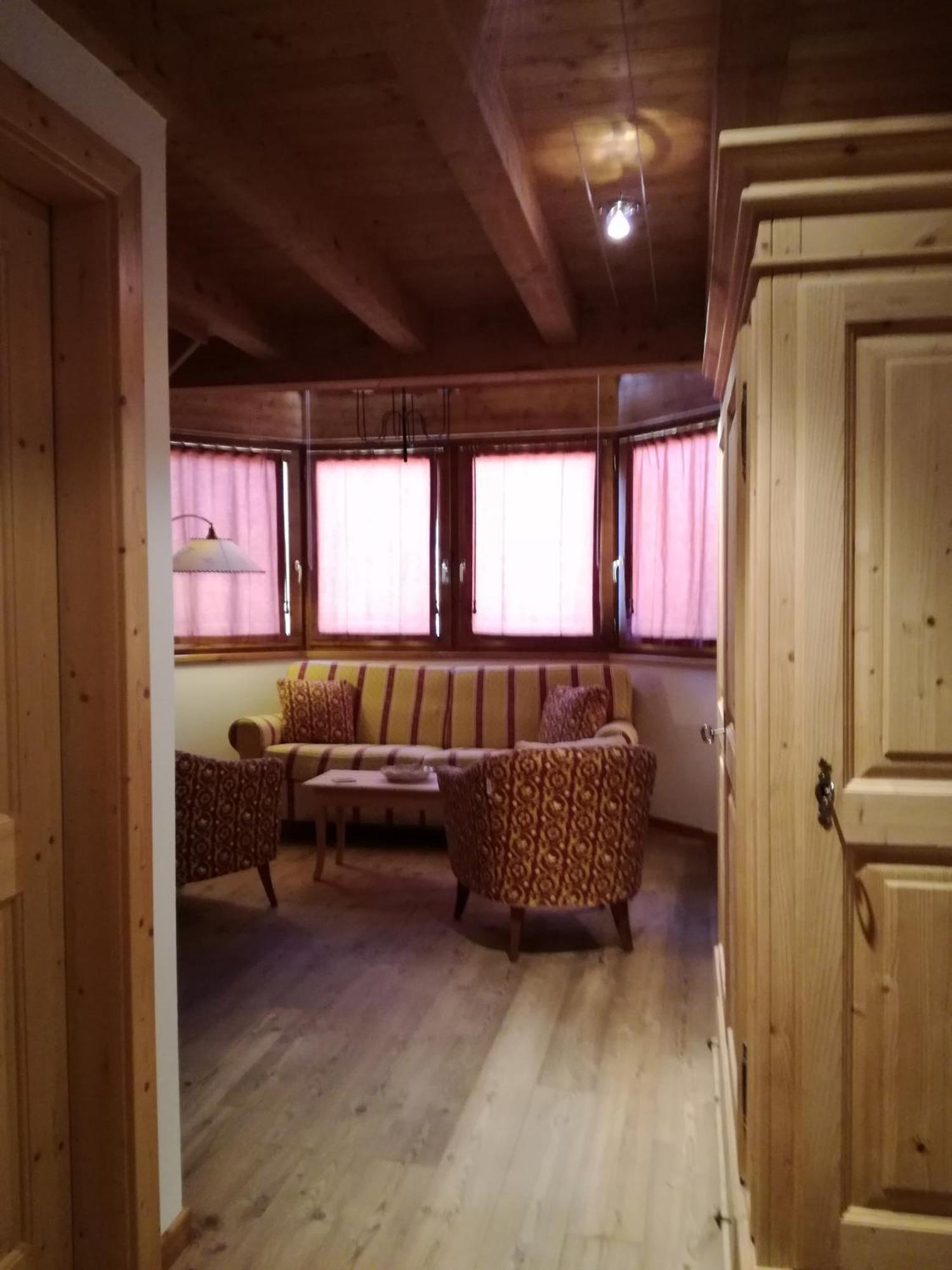 Hotel Ca' Del Bosco เซลวา ดิ กาโดเร ภายนอก รูปภาพ