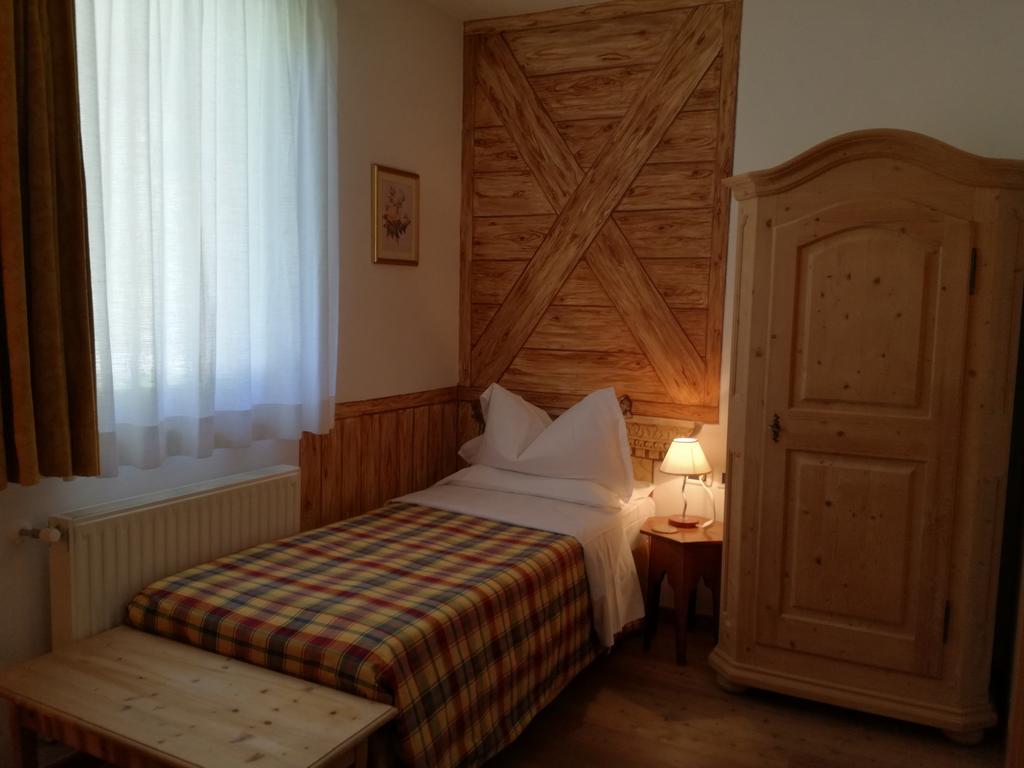 Hotel Ca' Del Bosco เซลวา ดิ กาโดเร ภายนอก รูปภาพ