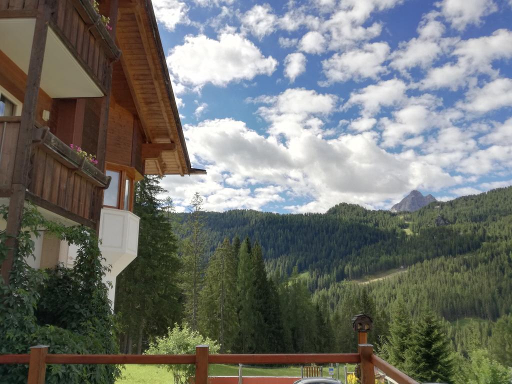 Hotel Ca' Del Bosco เซลวา ดิ กาโดเร ภายนอก รูปภาพ