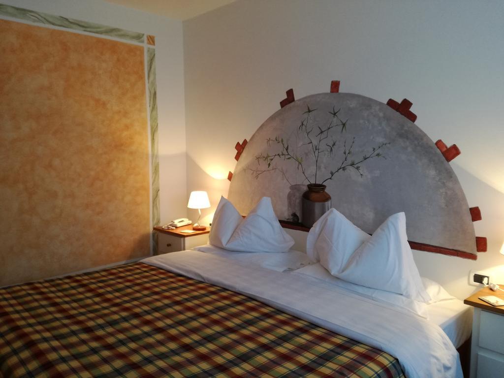 Hotel Ca' Del Bosco เซลวา ดิ กาโดเร ภายนอก รูปภาพ